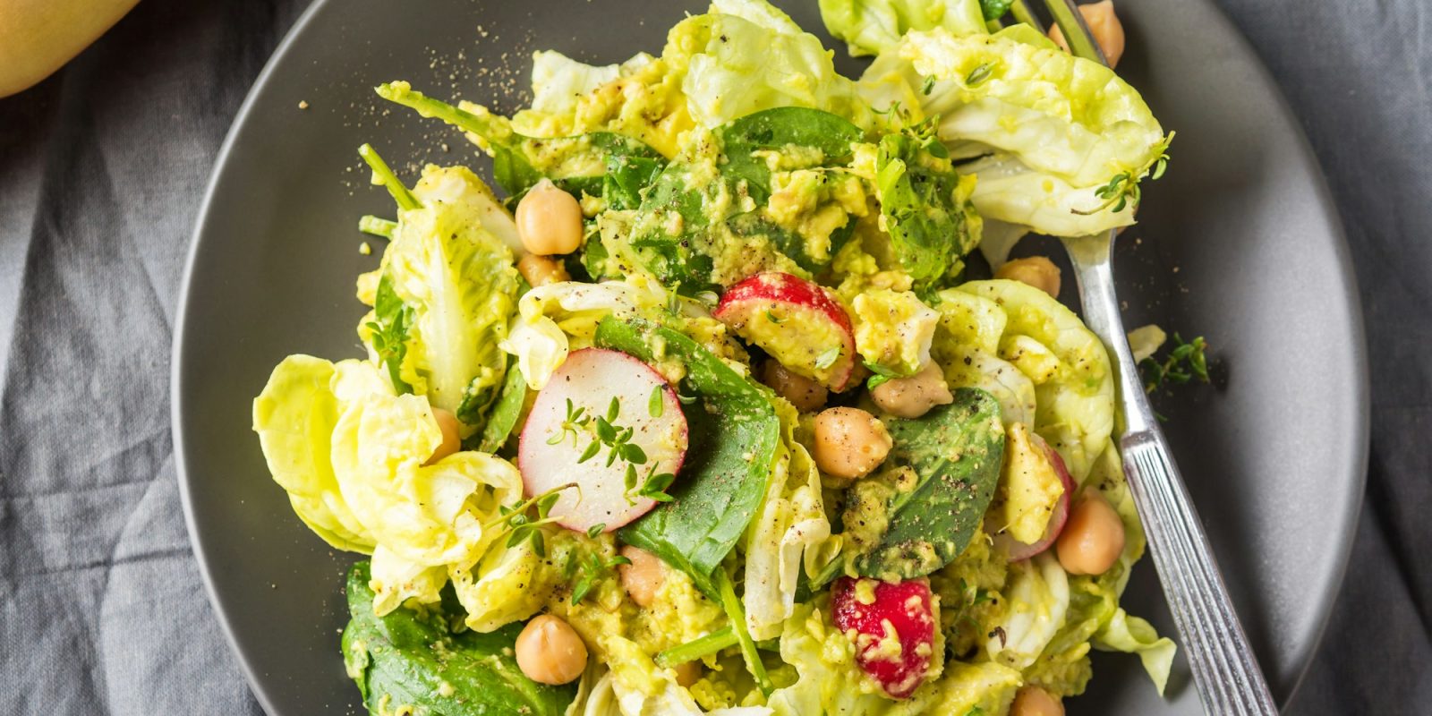 Plant based avocado spinach salad with chickpeas